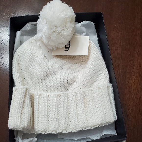 Ugg Beanie with Pom-white - Picture 3 of 3